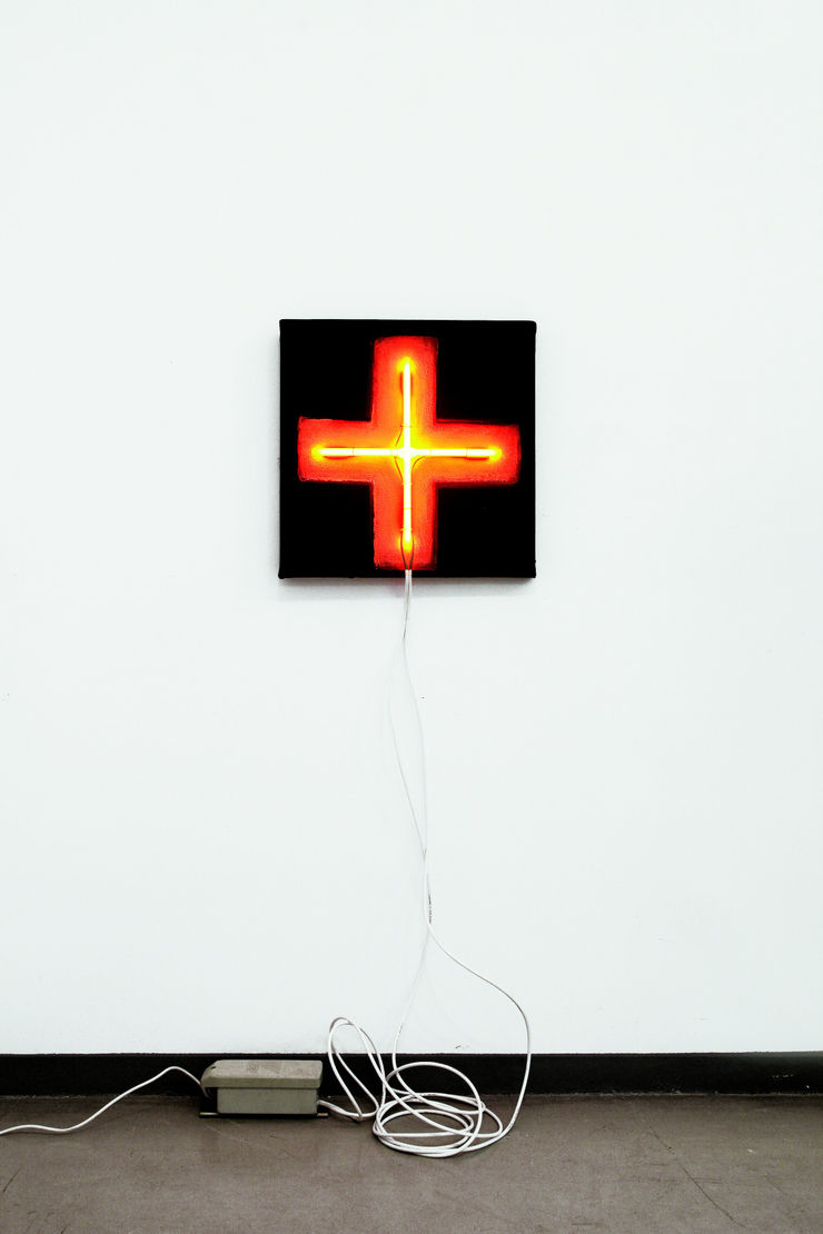 "Cross" Burn, 2002, velluto e bandiera americana su tela, cm 50,8x50,8