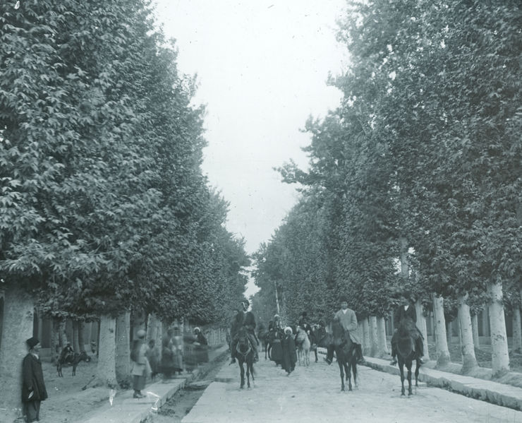 Ernest Hoeltzer , Chahar Bagh Avenue, Isfahan, Late 19th Century