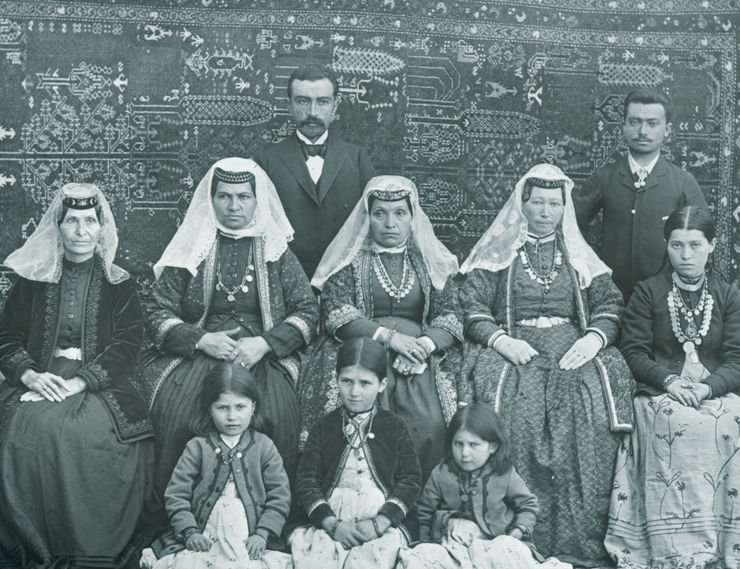 Ernest Hoeltzer , Armenian merchants and wives escaped from Van during late massacres, Late 19th Century