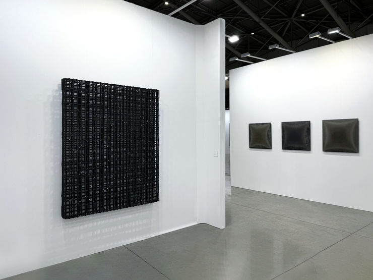 耿畫廊與TKG+於2025台北當代藝術博覽會，展場照 © 耿畫廊與TKG+ Tina Keng Gallery and TKG+ in Taipei Dangdai 2025, installation view © Tina Keng Gallery and TKG+