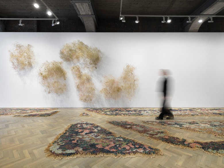 Kyk tweekeer vir die karre voor julle kruis!