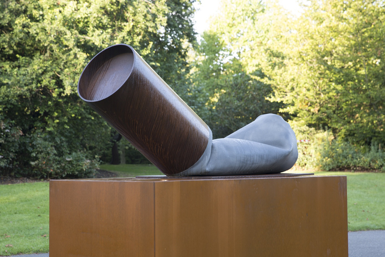 Claes Oldenburg, (b. 1929) Fagend Study, 1975. Photo by Claudia Leisinger.