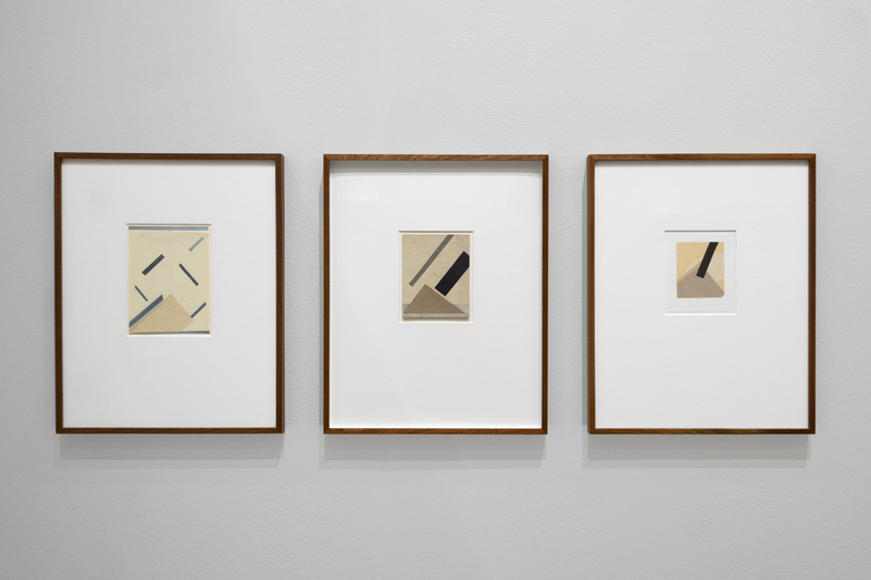 Installation view of A Balancing Act: Nicol Allan + Alexander Calder. Booth B1 at Independent 20th Century. Photo: Alexa Hoyer