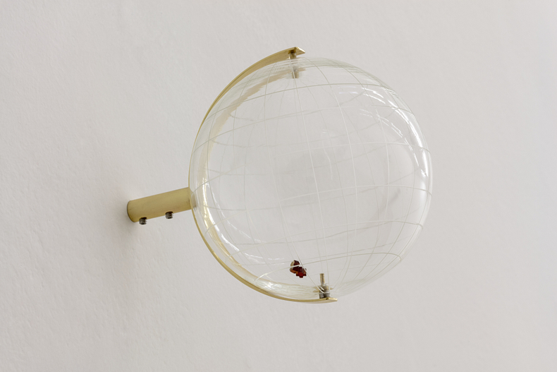 Laura Vinci Morro Mundo vista da exposição -- Galeria Nara Roesler | São Paulo, 2018 foto Everton Ballardin © courtesy of the artist and Galeria Nara Roesler