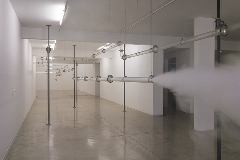 Laura Vinci Morro Mundo vista da exposição -- Galeria Nara Roesler | São Paulo, 2018 foto Everton Ballardin © courtesy of the artist and Galeria Nara Roesler