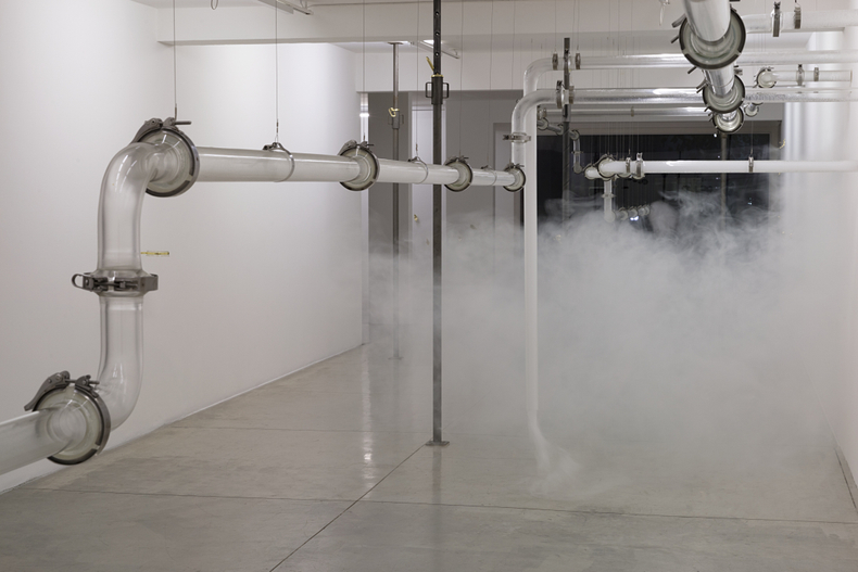 Laura Vinci Morro Mundo vista da exposição -- Galeria Nara Roesler | São Paulo, 2018 foto Everton Ballardin © courtesy of the artist and Galeria Nara Roesler