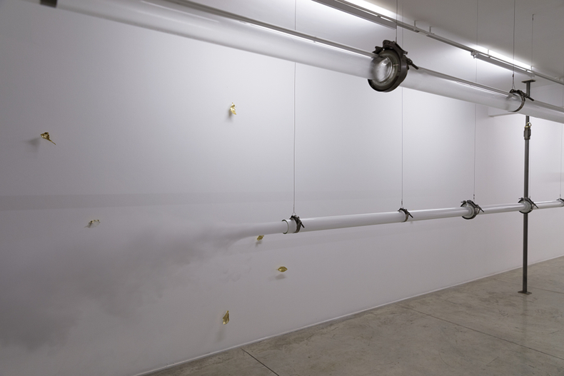 Laura Vinci Morro Mundo vista da exposição -- Galeria Nara Roesler | São Paulo, 2018 foto Everton Ballardin © courtesy of the artist and Galeria Nara Roesler