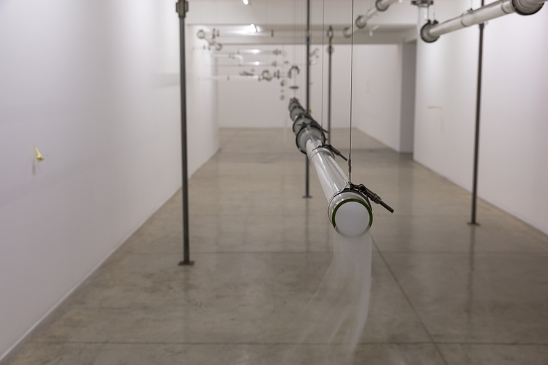 Laura Vinci Morro Mundo vista da exposição -- Galeria Nara Roesler | São Paulo, 2018 foto Everton Ballardin © courtesy of the artist and Galeria Nara Roesler