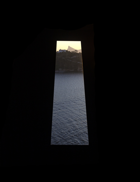 I, da série Eu só vendo a vista, 2018 impressão jato de tinta sobre papel de algodão Hahnemühle sobre metacrilato...