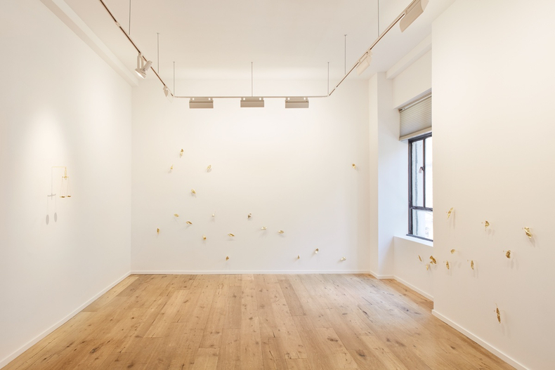 Diurna -- vista da exposição -- Galeria Nara Roesler | New york, 2018 -- foto Pierce Harrison © cortesia do...