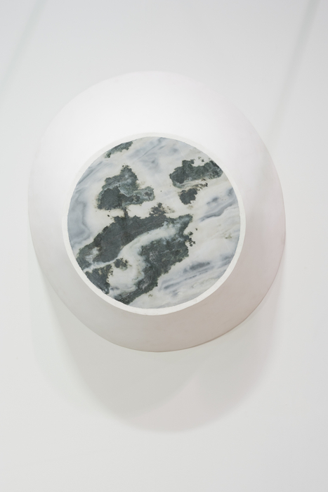 Not Vital Seascape, 2017 pedra e gesso 90 x 80 x 24 cm