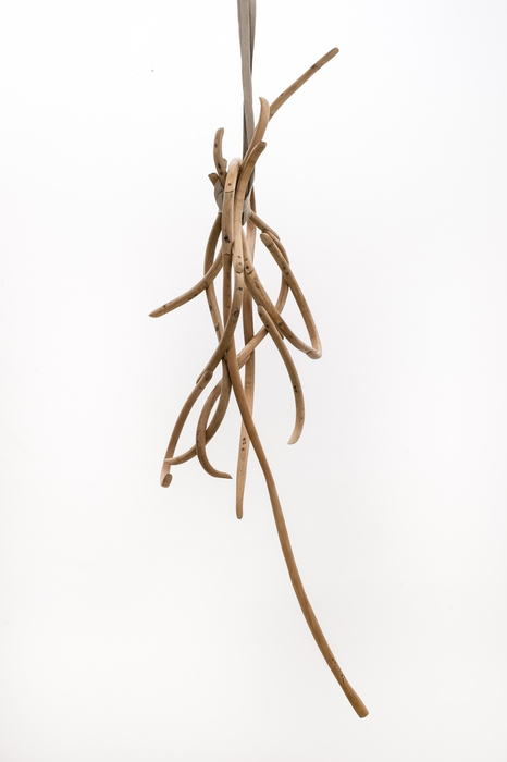 Marcelo Silveira Compacto com pacto, 2018 madeira 230 x 90 x 70 cm