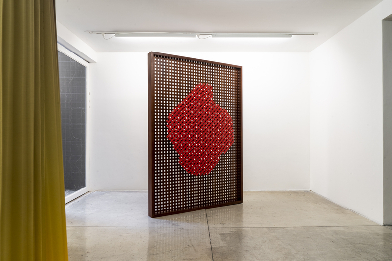 Lucia Koch, Tumulto, turbilhão, Galeria Nara Roesler | São Paulo, 2019. Foto © Erika Mayumi - cortesia da artista e...