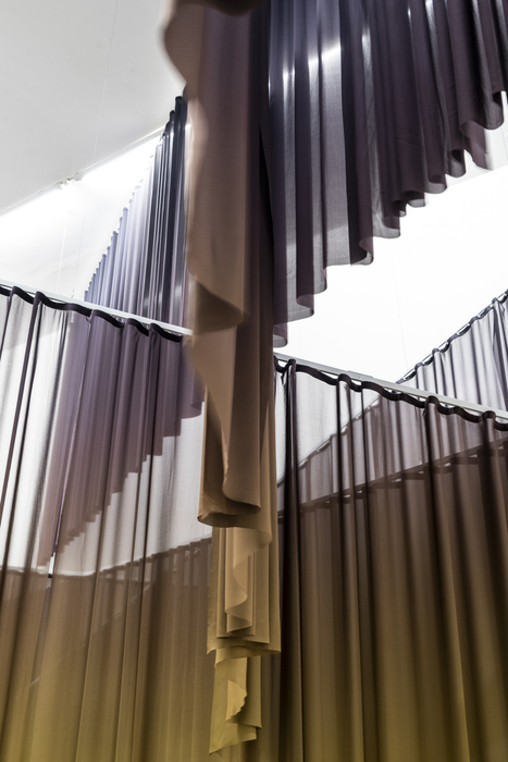 Lucia Koch, Tumulto, turbilhão, Galeria Nara Roesler | São Paulo, 2019. Foto © Erika Mayumi - cortesia da artista e...