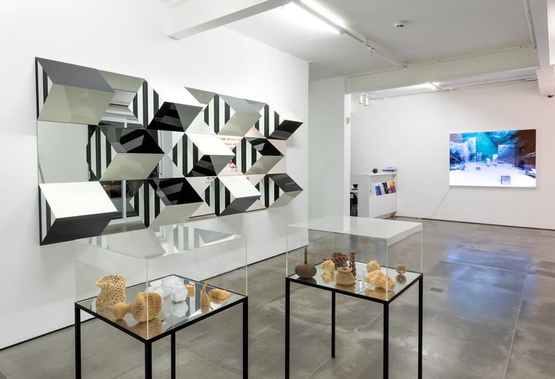 Reflexões sobre espaço e tempo, Galeria Nara Roesler | Rio de Janeiro, 2019 – Foto © Pat Kilgore – cortesia...