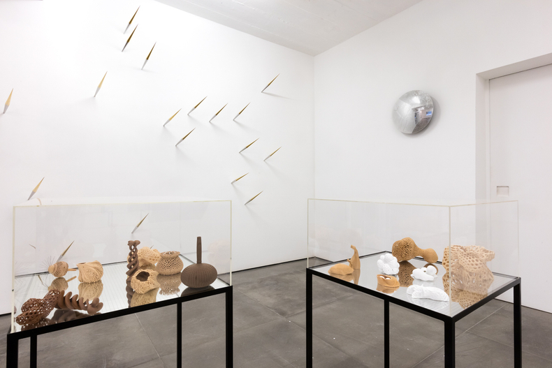 Reflexões sobre espaço e tempo, Galeria Nara Roesler | Rio de Janeiro, 2019 – Foto © Pat Kilgore – cortesia...