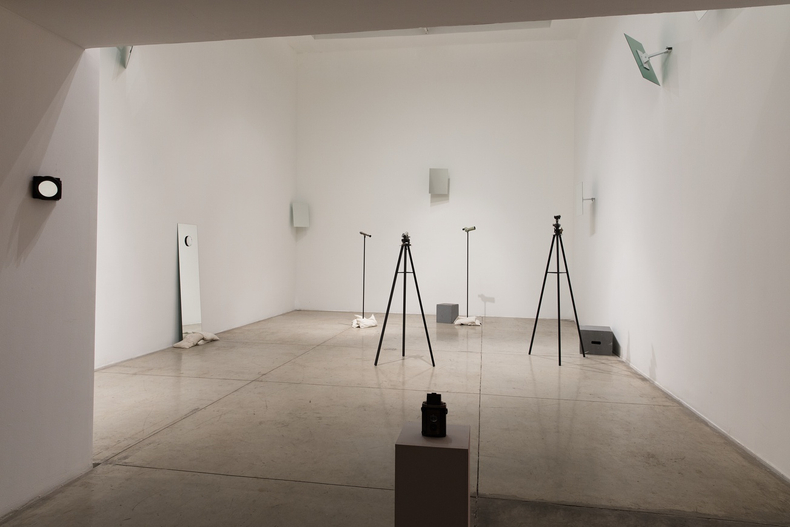 vista da exposição -- galeria nara roesler são paulo, 2016