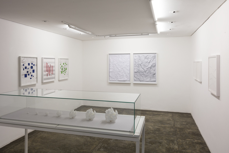 vista da exposição -- galeria nara roesler são paulo, 2016