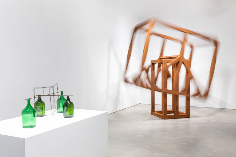 Raul Mourão: Empty Head – vista da exposição, Nara Roesler New York, 2021. Foto: ©️Charles Roussel.