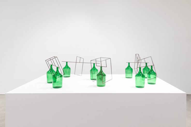 Raul Mourão: Empty Head – vista da exposição, Nara Roesler New York, 2021. Foto: ©️Charles Roussel.