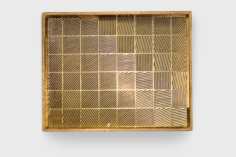 Heinz Mack Sem título, 1977 alumínio anodizado, madeira e acrílico 37,5 x 47,5 cm