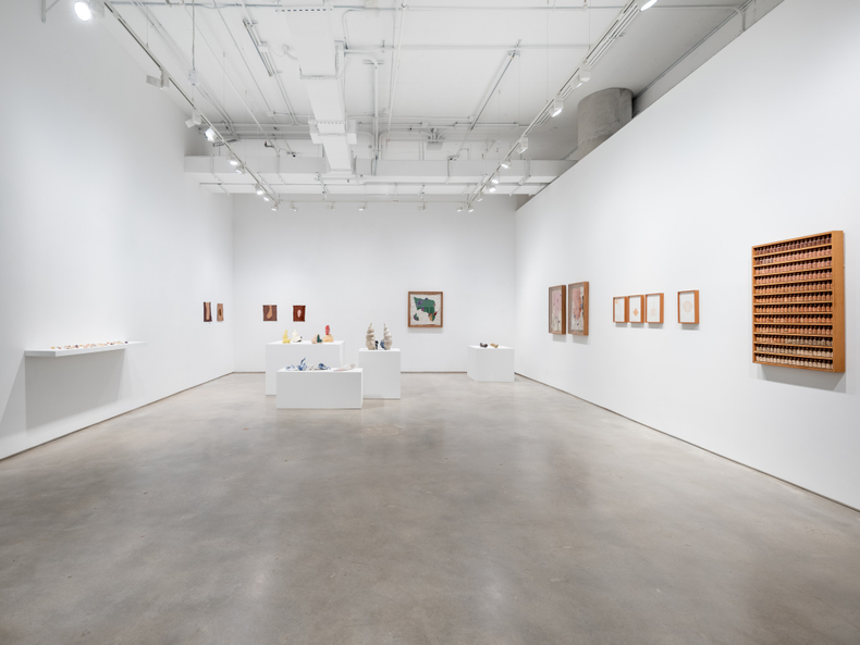 vista da exposição Brígida Baltar (1959-2022): To Make the World a Shelter Nara Roesler New York, EUA