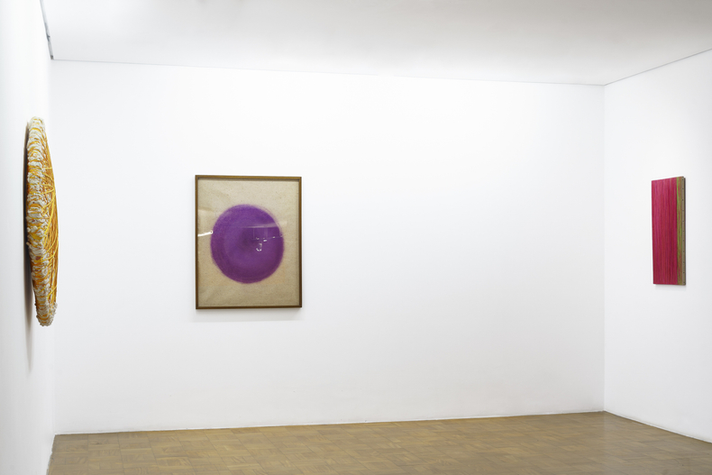 Vista da exposi&ccedil;&atilde;o Co/respond&ecirc;ncias, Nara Roesler S&atilde;o Paulo, 2024. Foto: Flavio Freire. Cortesia dos artistas e Nara Roesler.