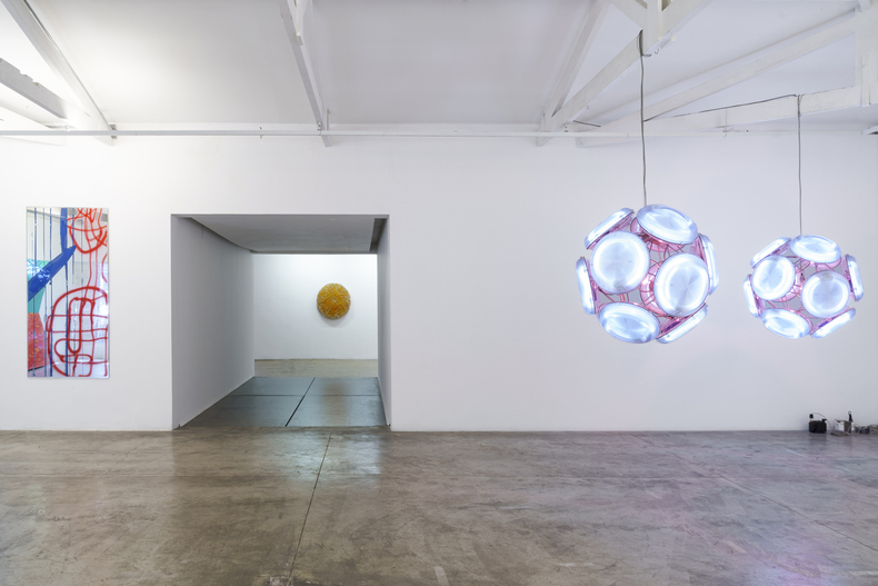 Vista da exposi&ccedil;&atilde;o Co/respond&ecirc;ncias, Nara Roesler S&atilde;o Paulo, 2024. Foto: Flavio Freire. Cortesia dos artistas e Nara Roesler.