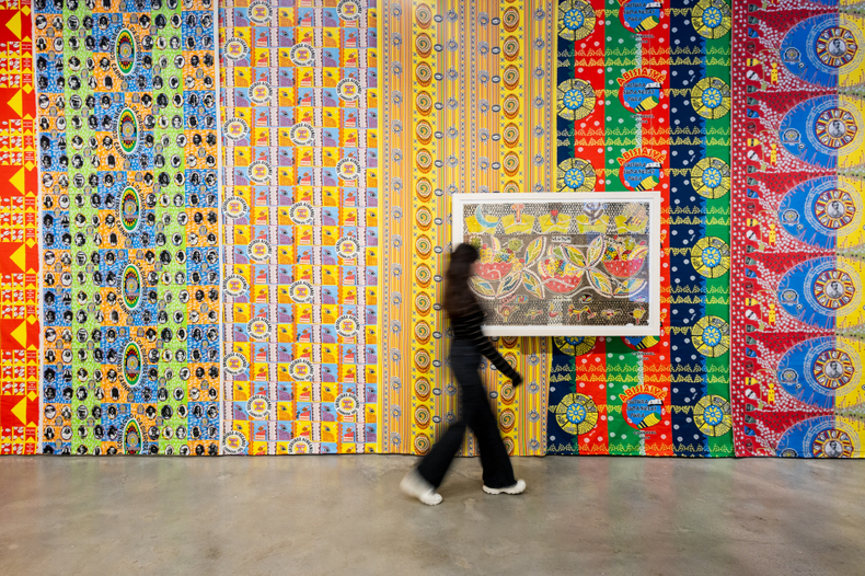 Vista da exposição Carnival, Struggle and Other Brazilian Stories, Nara Roesler New York, 2025. Foto: Charles Roussell. Cortesia dos artistas e Nara Roesler.