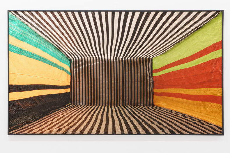 Lucia Koch Goods, 2020/2021 impressão em pigmento sobre papel algodão (verniz UV) 160 x 277 cm