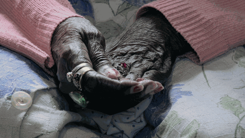 Cao Guimarães Reza, 2016 digital HD video 3’55”