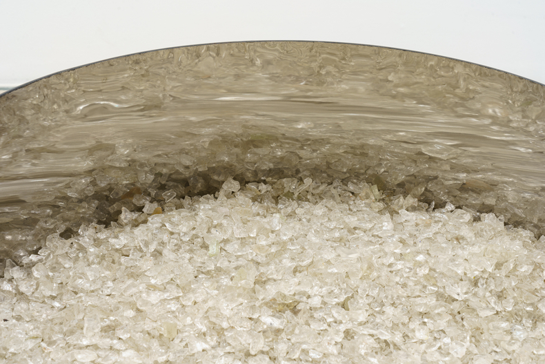 Amelia Toledo Mina de luz II # 01 (série Minas de cor) 2006 seixos de quartzo cristal e chapas de aço de inox e corten ed one of a kind 70 x Ø 70 cm