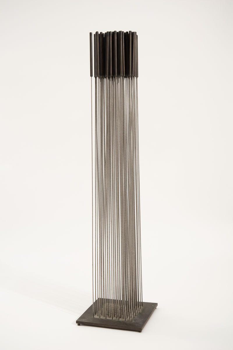 Harry Bertoia Ohne Titel (Sonambient), circa 1963-64 Beryllium copper, monel, and bronze base, 42 1/8 x 10 x 10 inches...