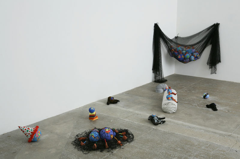 Annette Messager Large Net: the World, Grand filet monde, 2005-2006