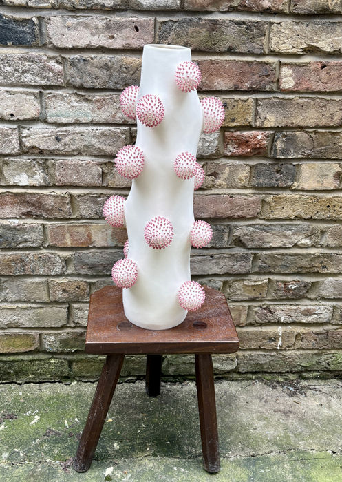 Ikuko Iwamoto, Pofu Pofu – Pink, 2024