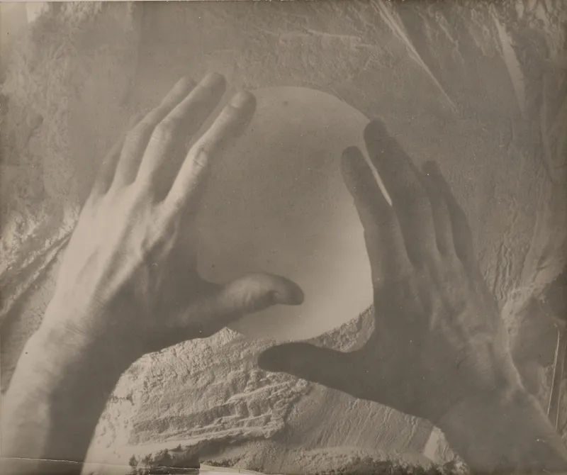 Constantin Flondor, Concav-Convex (hands), 1977