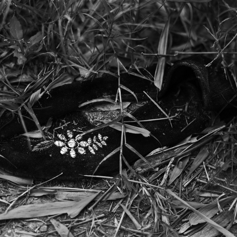 曹琼月《月缺系列》  Cao Qiongyue Moon on the Wane  2012