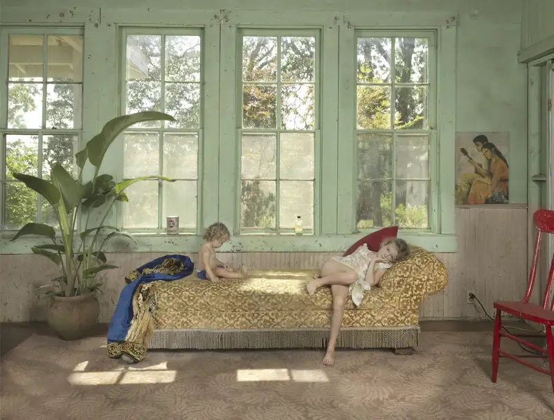 Julie Blackmon, Chaise, 2013