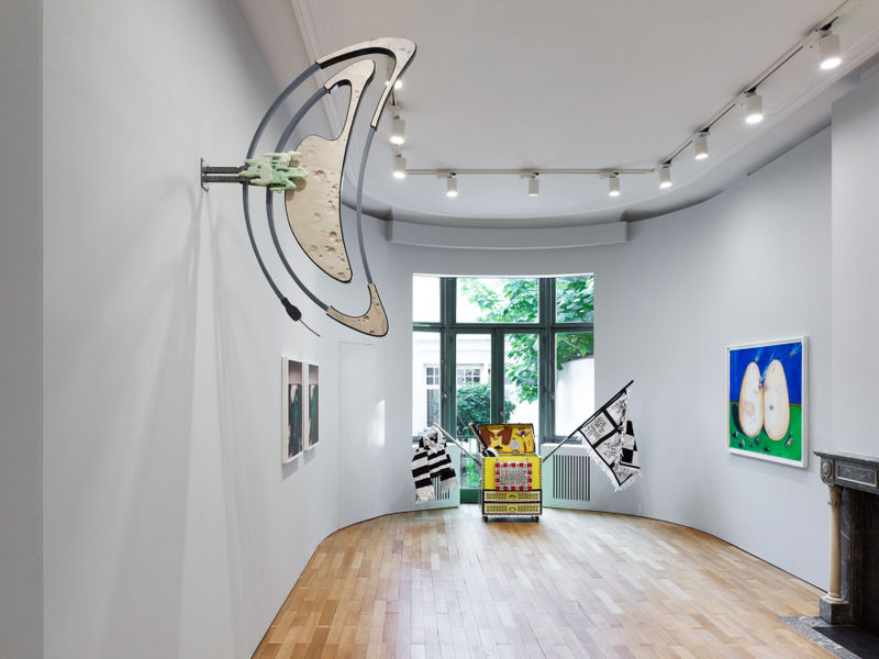 Il faudrait que je me calme, Group Show