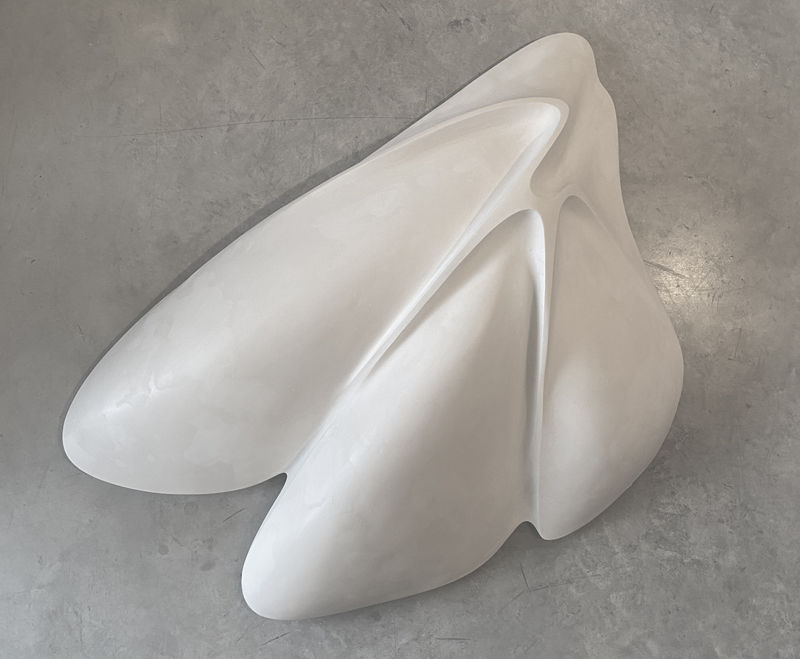 Zoé Thonet OSM.J.V0, 2023 Résine et système électronique 90 x 87 x 17 cm