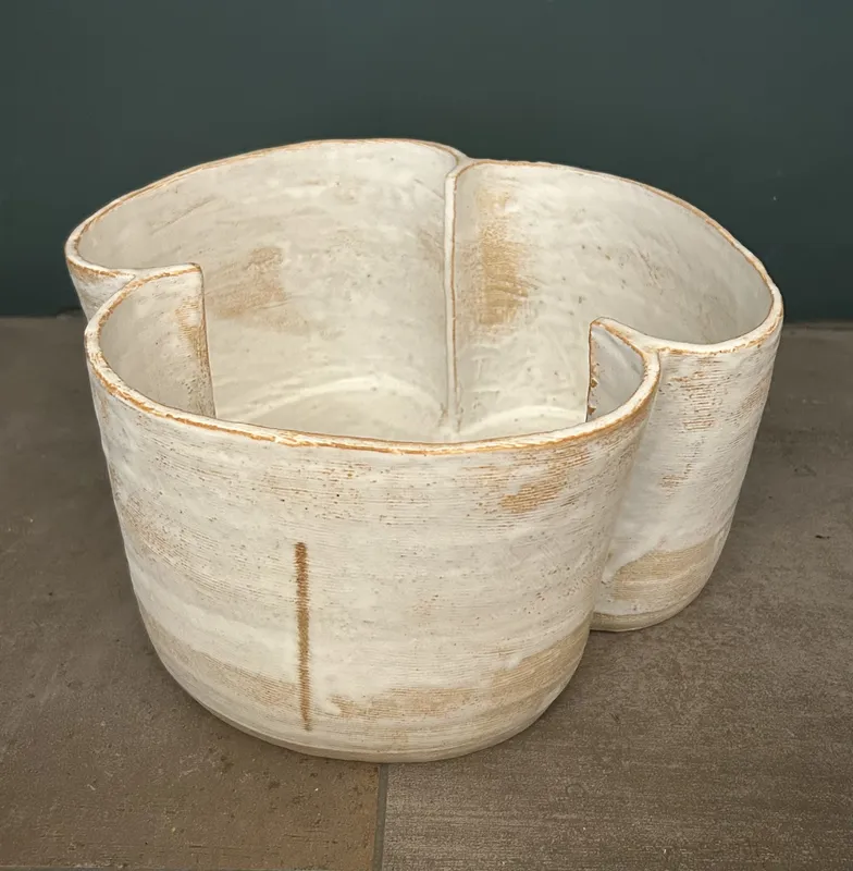 Deborah Tiso, Large Kiku