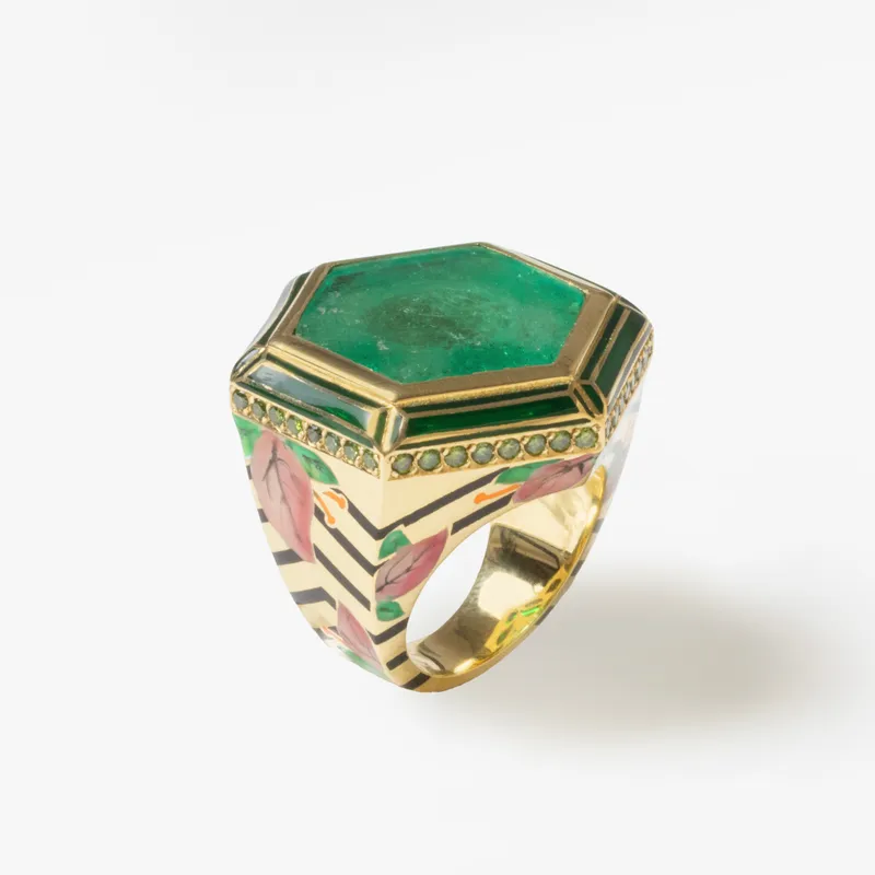 Alice Cicolini Jaipur muzo ring Details 18k yellow gold Muzo columbian emerald (8 tcw) Green diamond pave Lacquer enamel Size: 6.25