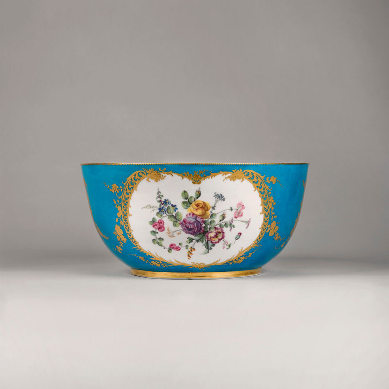 MUSÉE NATIONAL DU CHÂTEAU DE VERSAILLES PURCHASES A MAGNIFICENT VINCENNES PORCELAIN PUNCH BOWL MADE FOR LOUIS XV