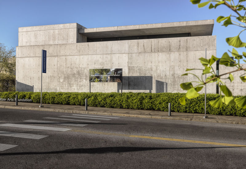 Installation view: Chloë Bass: Wayfinding, Pulitzer Arts Foundation, St. Louis, MO, 2021. Photograph by Alise O’Brien © Pulitzer Arts Foundation and Alise O’Brien Photography