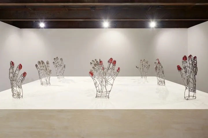 Teresa Burga, “Mano mal dibujada No. 1 – 9” (2015-17), steel, varnish, approximately 16.5 x 14.2 x 3.3 inches, installation view, SculptureCenter (image courtesy the artist and Galerie Barbara Thumm, Berlin, photo by Kyle Knodell, all images courtesy SculptureCenter)