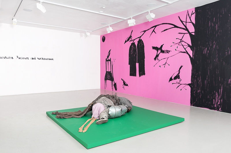 Белая, черная и красная животная магия: ФИЛОСОФ ОКСАНА ТИМОФЕЕВА О ВЫСТАВКЕ ХАИМА СОКОЛА «ПРЕВРАЩЕНИЕ КАК ФОРМА СОПРОТИВ