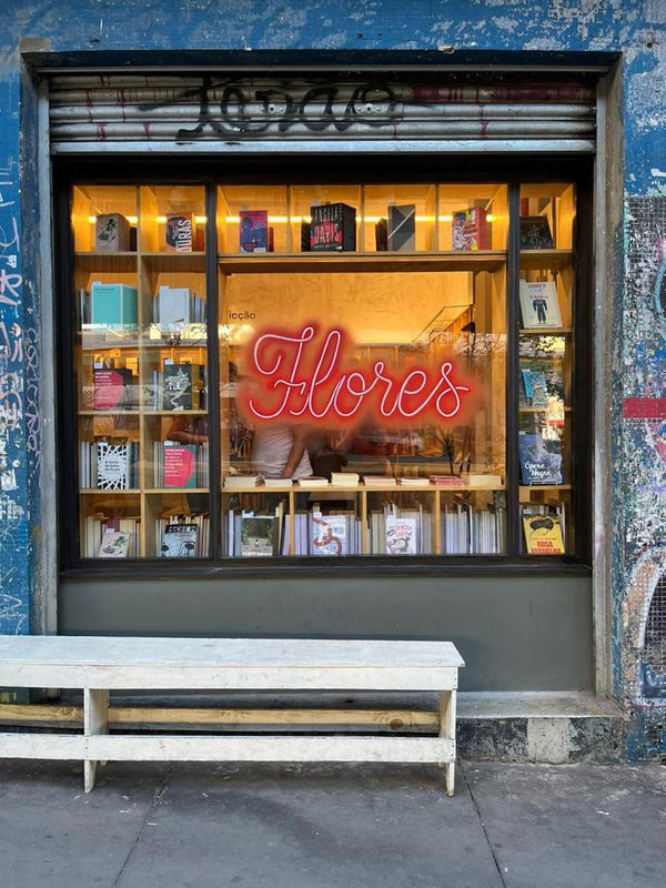 ANA DIAS BATISTA: NÃO FICÇÃO