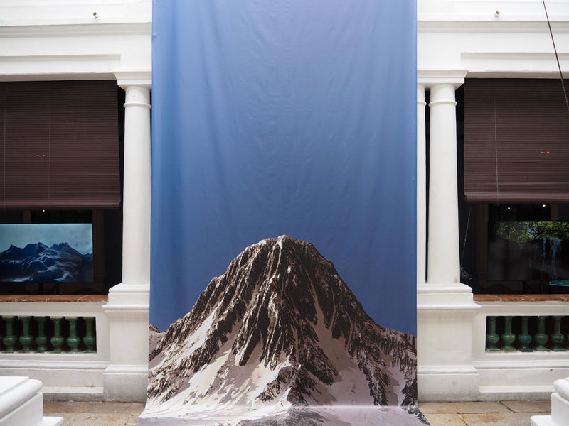 Vacharanont Sinvaravatn in fffluid apparatus