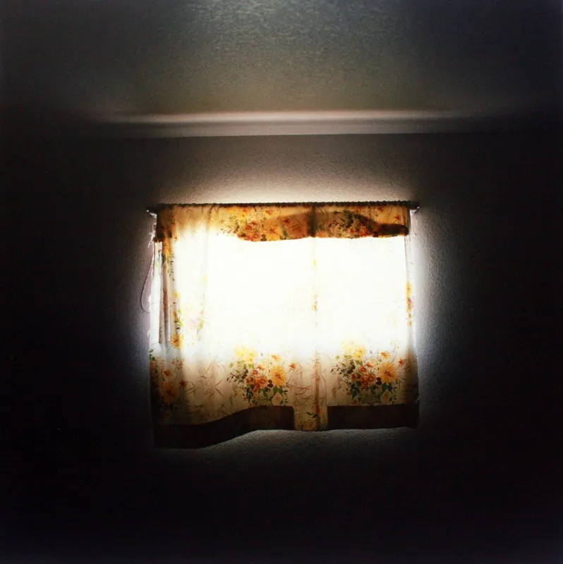 Elisa SIGHICELLI, "Las Vegas Curtain", 1997, C – Print montée sur boite lumineuse, 78,5 x 78,5 x 10 cm, Ed. 3/3 © Samuel Le Paire Fine Art