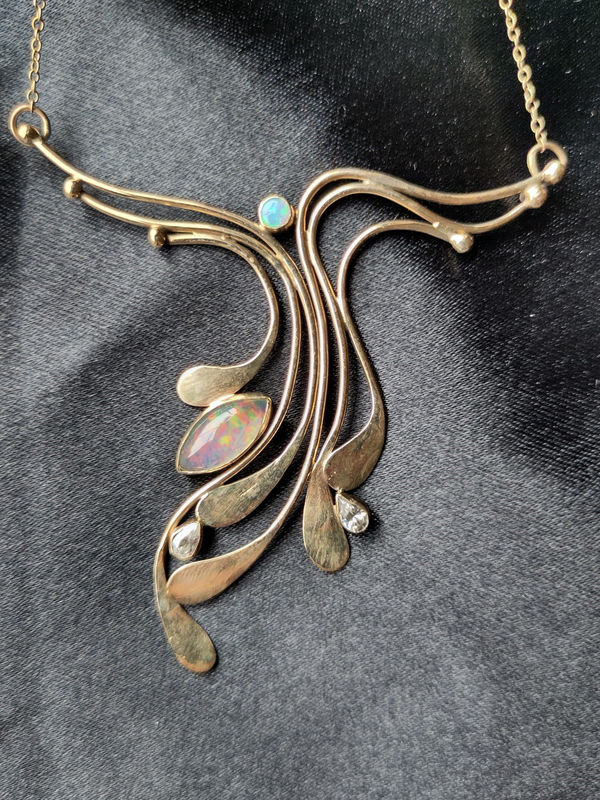 Rosemary Graham, Joyfulness, pendant